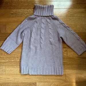 Woman’s gap sweater size small